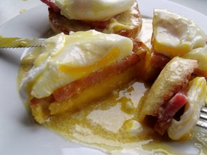 eggs benedict cut