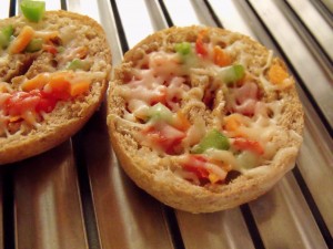 mini veggie bagel bites