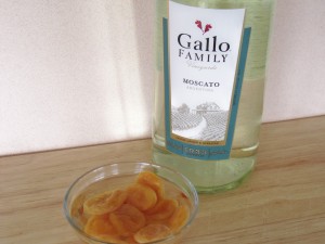 apricot moscato soak