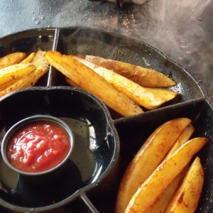 Smoky Paprika Garlic Fries (550x550)