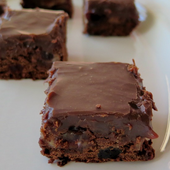 Chocolate Cherry Brownie (550x550)