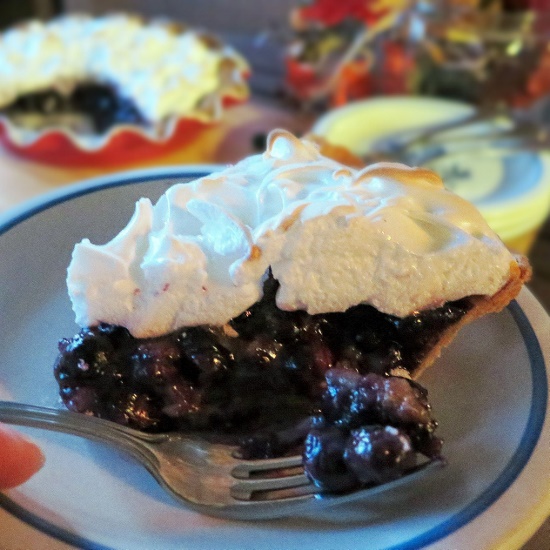 Blueberry Cream Pie with Almond Meringue_edited-1 (550x550)