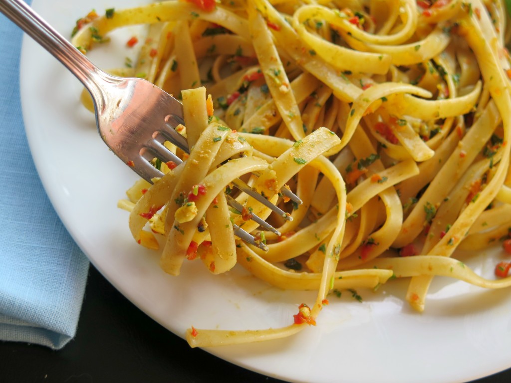 Arugula Pistachio Red Pepper Pesto Pasta