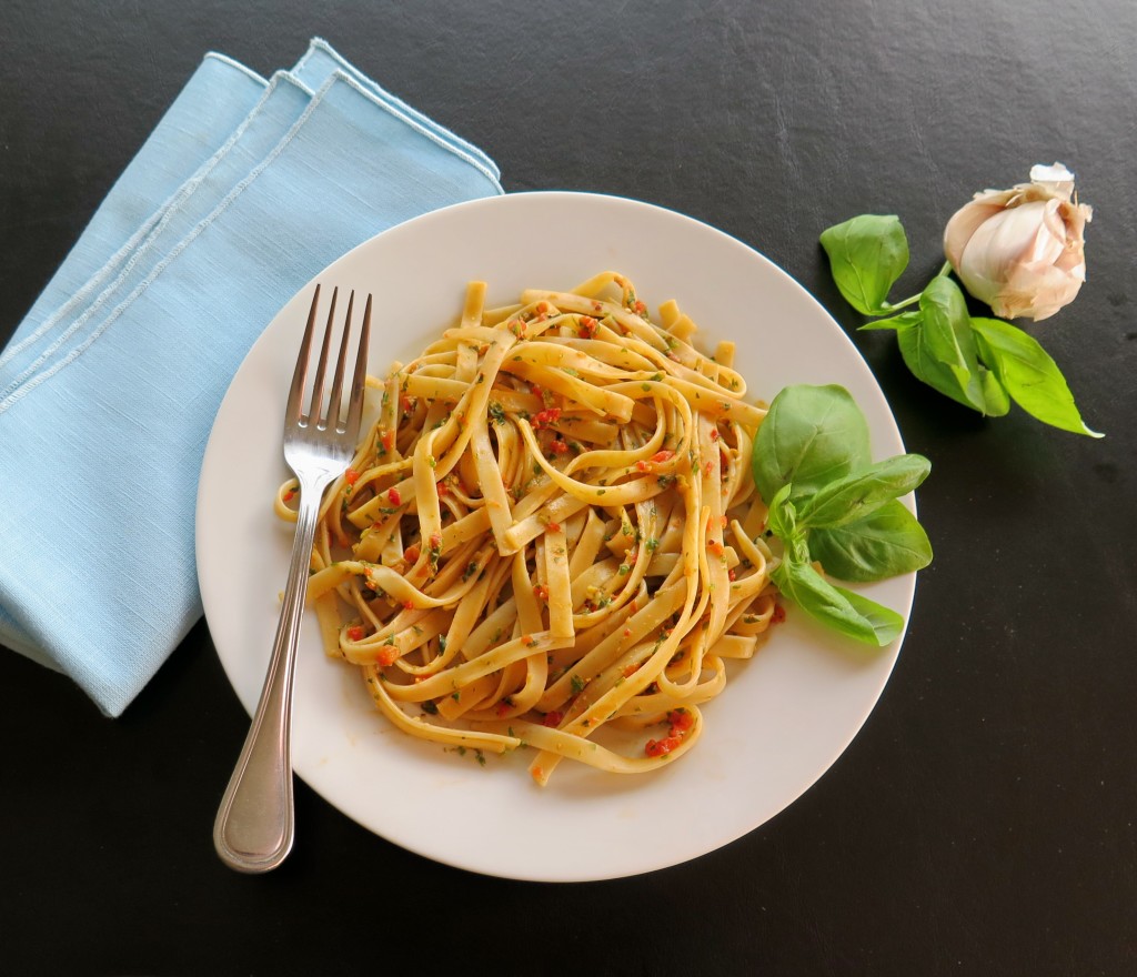 Arugula, Pistachio and Red Pepper Pesto Pasta