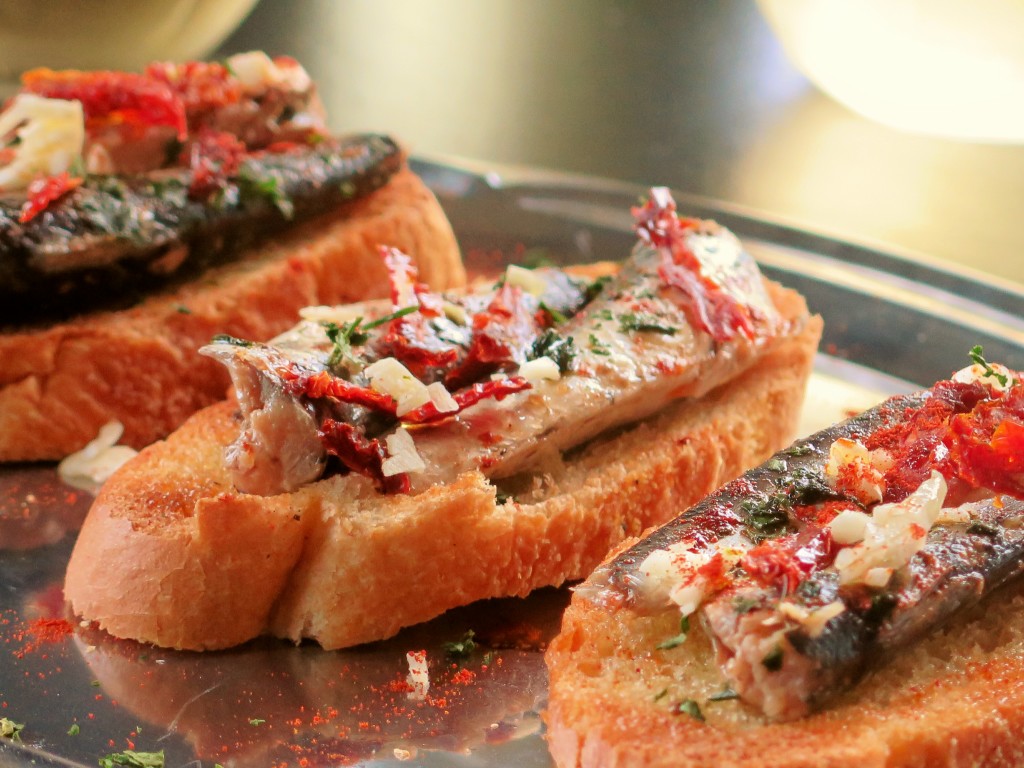 smoked sardine crostini trio