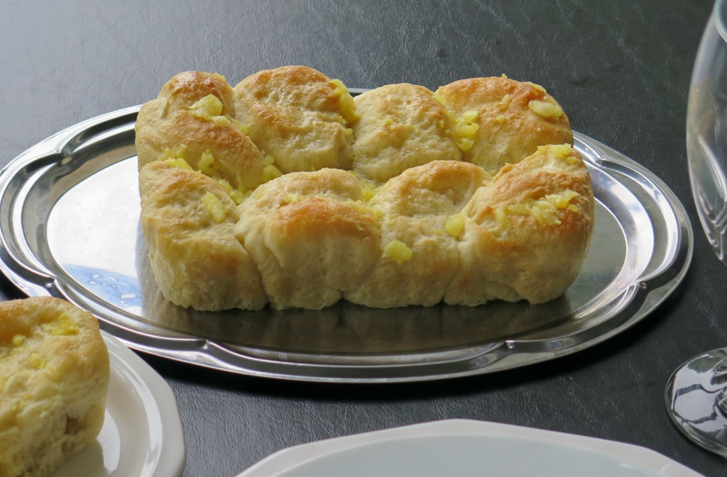 honey pineapple baked pull-apart rolls