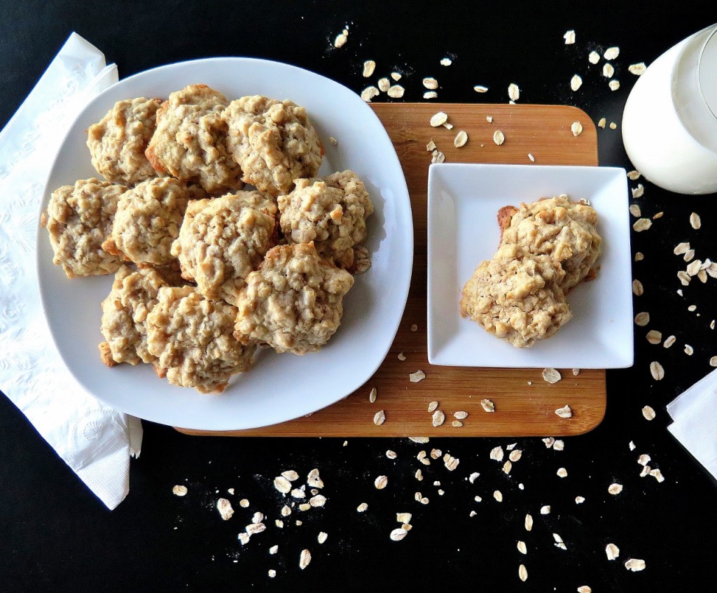 Almond Oatmeal Cookies