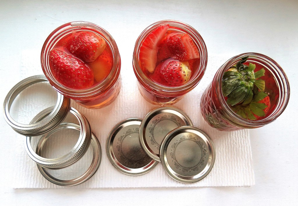 pickle strawberries 1