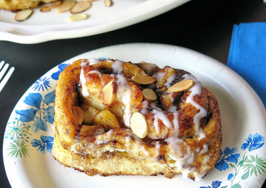 Apple Lekvar Sweet Roll 