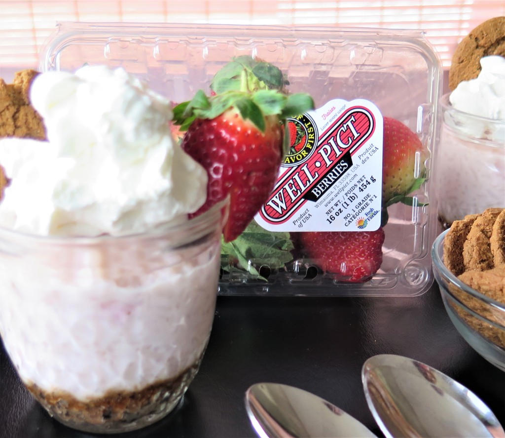 Strawberry Ginger Rice Pudding Cups #SundaySupper # ...