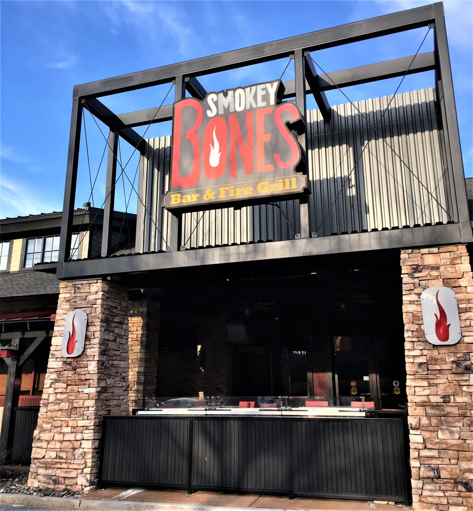 Smokey Bones Bar & Fire Grill