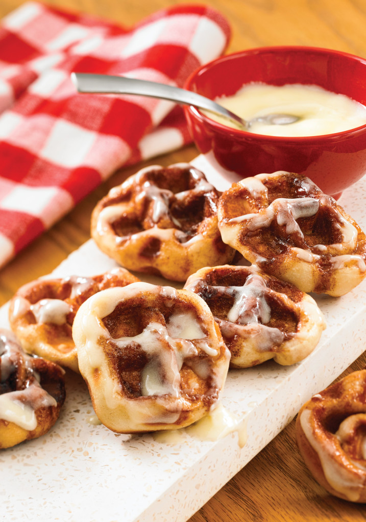 MorningWafflesCinnamonRolls150BestWaffleMakerRecipes_0