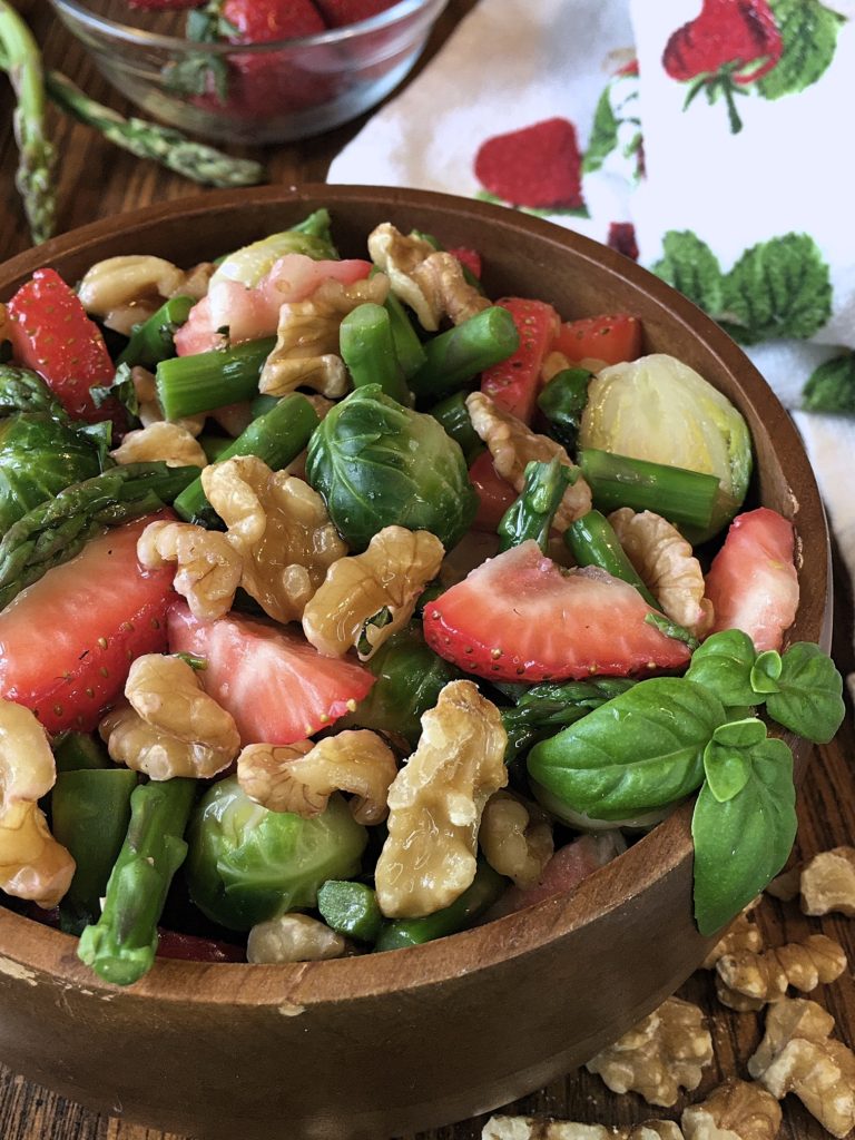 Strawberry Asparagus Walnut Spring Salad